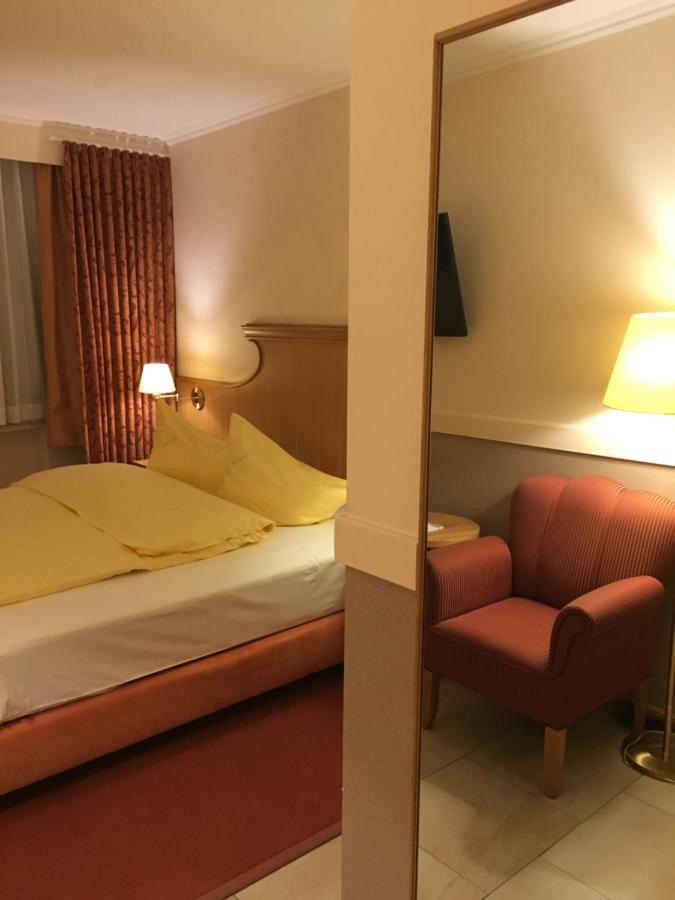 Altes Gasthaus Kuhr - Hotel & Restaurant Papenburg Exteriör bild